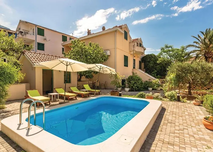 Beautiful Home In Makarska With Wifi