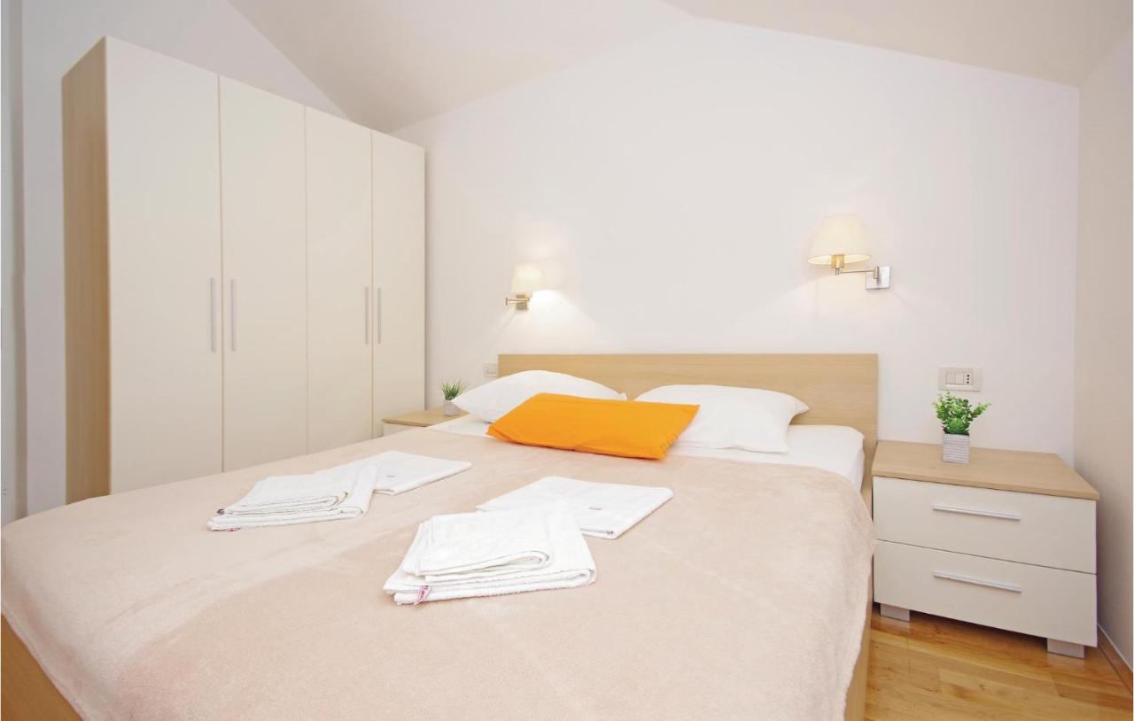 Holiday home Beautiful In With Wifi Makarska